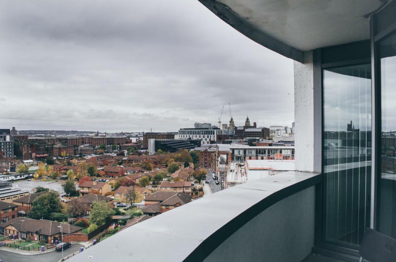 Serviced Apartment In Liverpool City Centre - Free Parking - Balcony - By Happy Days Esterno foto